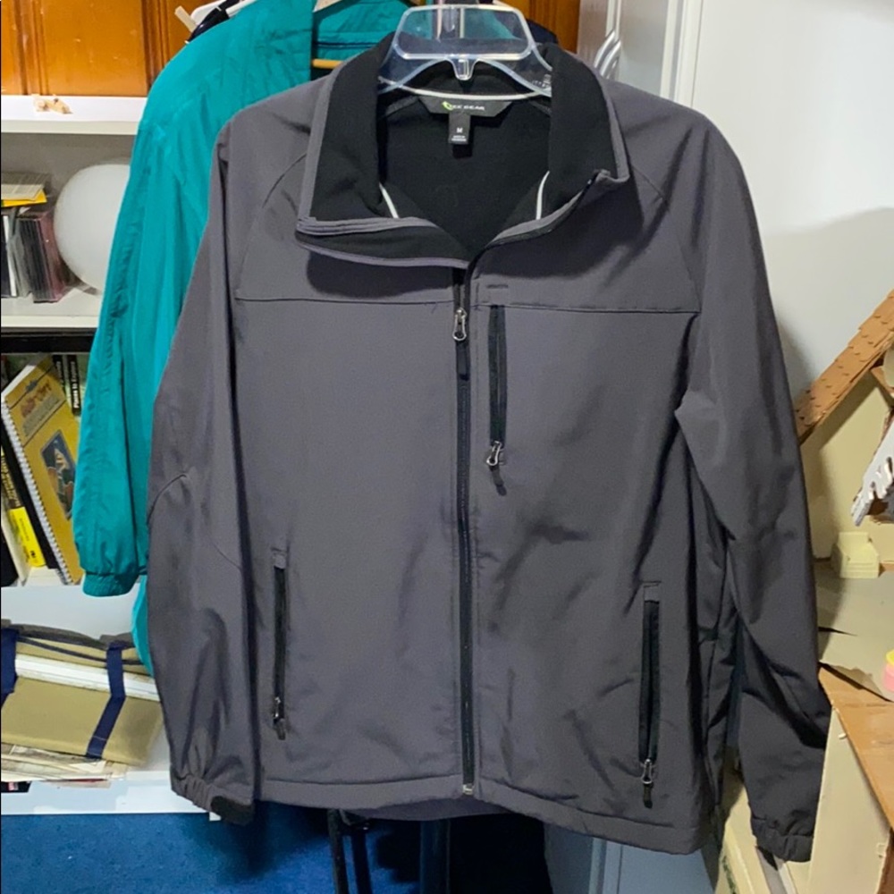 Men’s Tek Gear Jacket - size M